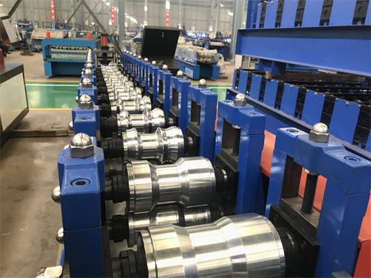 Alüminyum Kepenk Kapı Haddeleme Makinesi 380V 50Hz Yüksek Dereceli No.45 Dövme