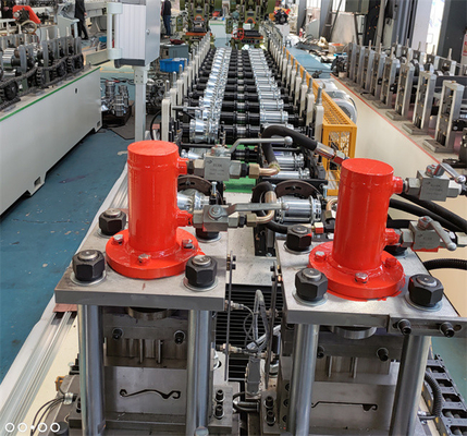 Kapı Çerçevesi İçin Çift Hatlı Kepenk Kapı Rulo Şekillendirme Makinesi PLC Kontrolü
