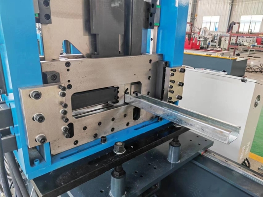 G350 G550 2.4mm Tam Sert Çelik Galvanizli Çelik Profil C/Z Aşık Rulo Şekillendirme Makinesi